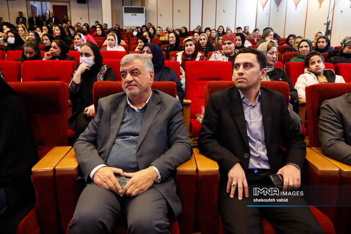 آیین تقدیر از فعالان حوزه حمل و نقل معلولین در اصفهان