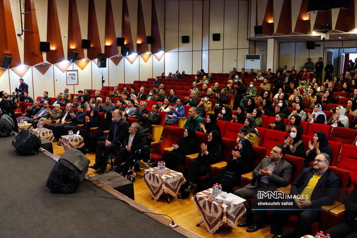 آیین تقدیر از فعالان حوزه حمل و نقل معلولین در اصفهان