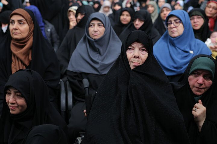 دیدار هزاران نفر از زنان و دختران با رهبر انقلاب