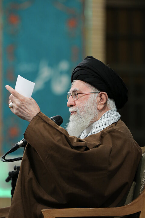 دیدار هزاران نفر از زنان و دختران با رهبر انقلاب