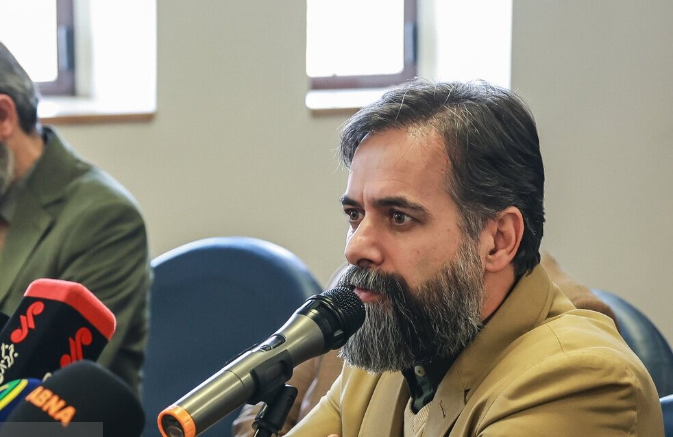 احیای «مکتب هنر رضوی» با رویکرد علمی/ هنر ایرانی در حرم امام رضا(ع) به اوج رسیده است