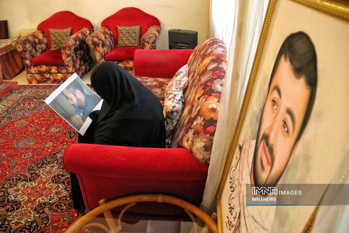 مادری از نسلِ ام‌البنین(س)؛ روایت زندگی مادر شهید نوروزی