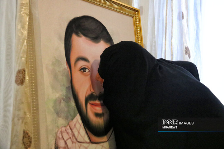 مادری از نسلِ ام‌البنین(س)؛ روایت زندگی مادر شهید نوروزی