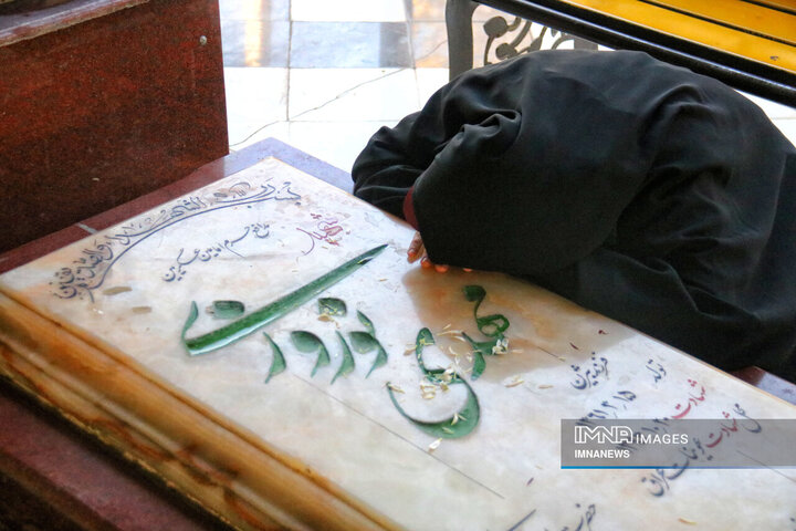 مادری از نسلِ ام‌البنین(س)؛ روایت زندگی مادر شهید نوروزی