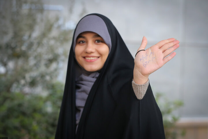 دیدار هزاران نفر از زنان و دختران با رهبر انقلاب