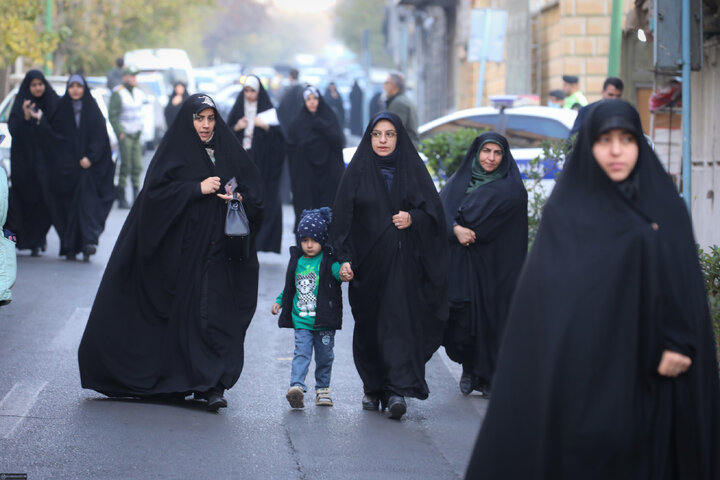 دیدار هزاران نفر از زنان و دختران با رهبر انقلاب