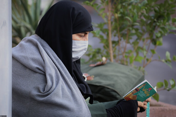 دیدار هزاران نفر از زنان و دختران با رهبر انقلاب