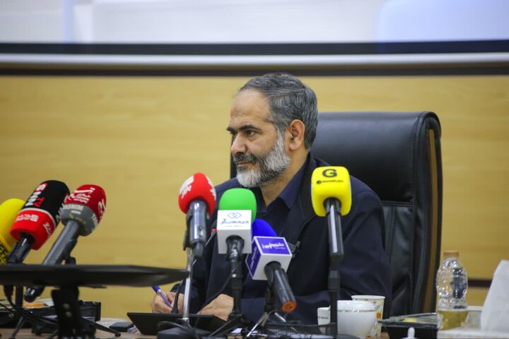 باید ۱۲  قلم کالای اساسی را از نوسانات در امان بداریم