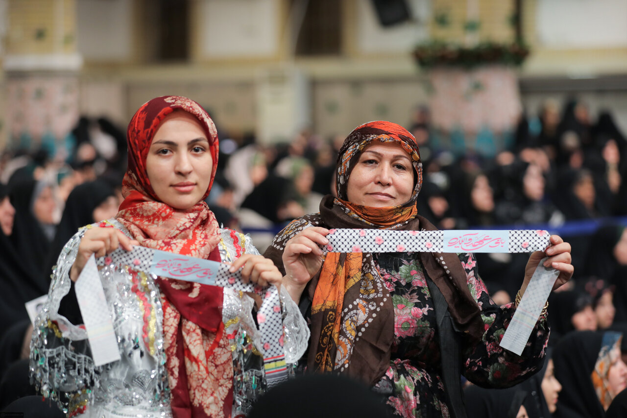 زن، کرامت و حجاب؛ بازخوانی نگاه رهبر معظم انقلاب به جایگاه زن