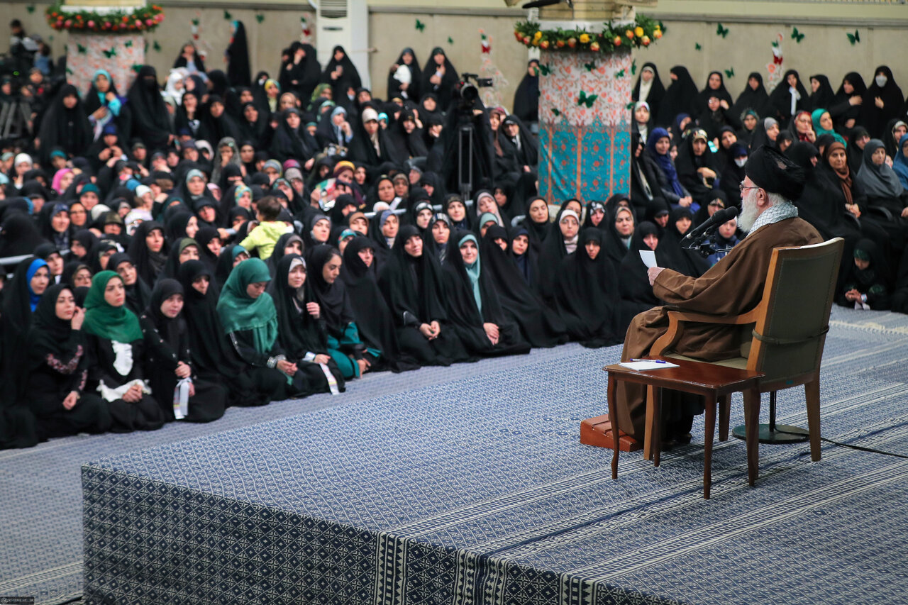 از هویت تا نقشآفرینی اجتماعی؛ خوانشی از نگاه رهبر معظم انقلاب به جایگاه زنان و دختران