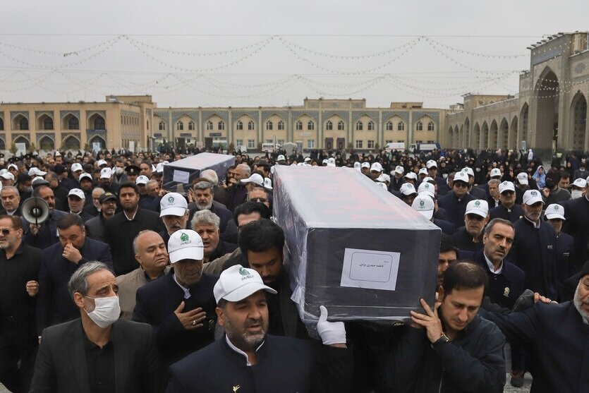 تشییع پیکر همسر و فرزند سقاب اصفهانی در مشهد + عکس و فیلم