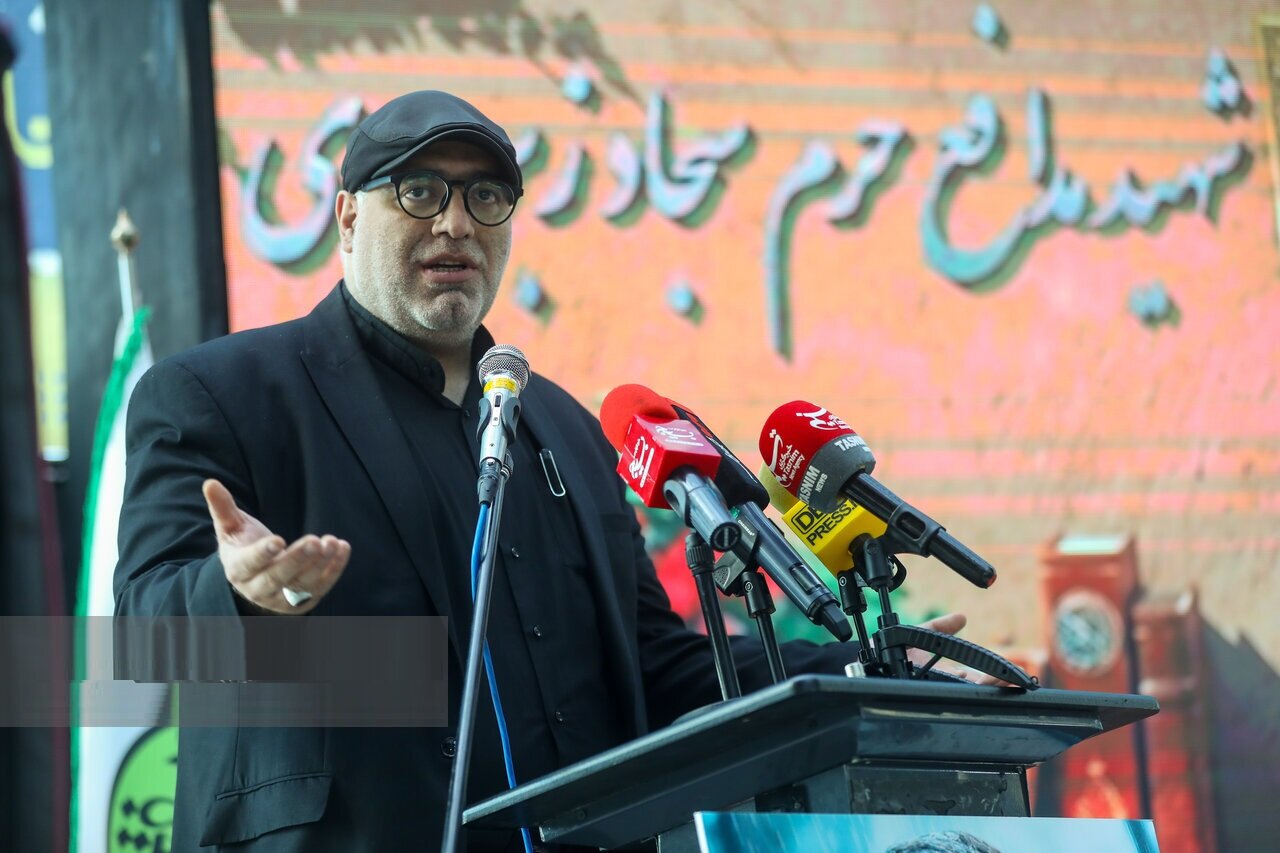 مراسم رونمایی از کتاب «حواسم هست» برگزار شد