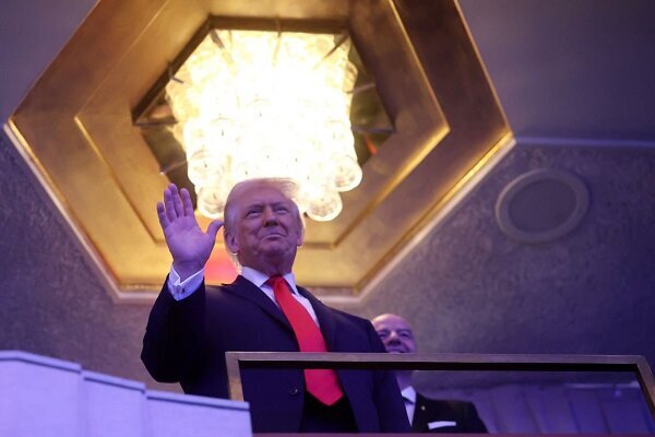 جایزه صلح فیفا به دونالد ترامپ اهدا شد