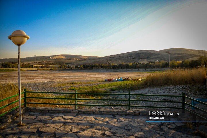 مرگ نیلوفرِکرانشاه ; آغاز فصلی تلخ از بحران آب