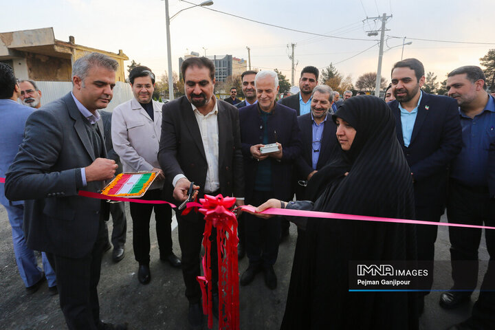 آیین بهره‌برداری از پروژه‌های منطقه 12 شهرداری اصفهان