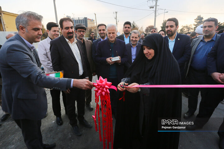 آیین بهره‌برداری از پروژه‌های منطقه 12 شهرداری اصفهان
