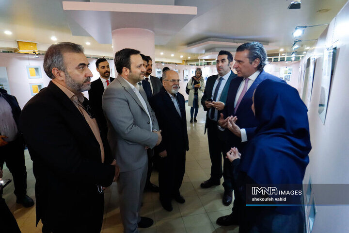 آیین افتتاح نمایشگاه کاشی پرتغال در اصفهان