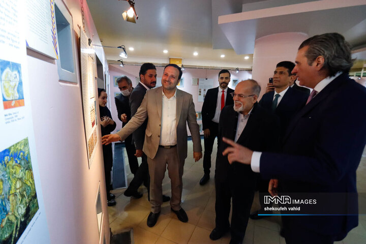 آیین افتتاح نمایشگاه کاشی پرتغال در اصفهان