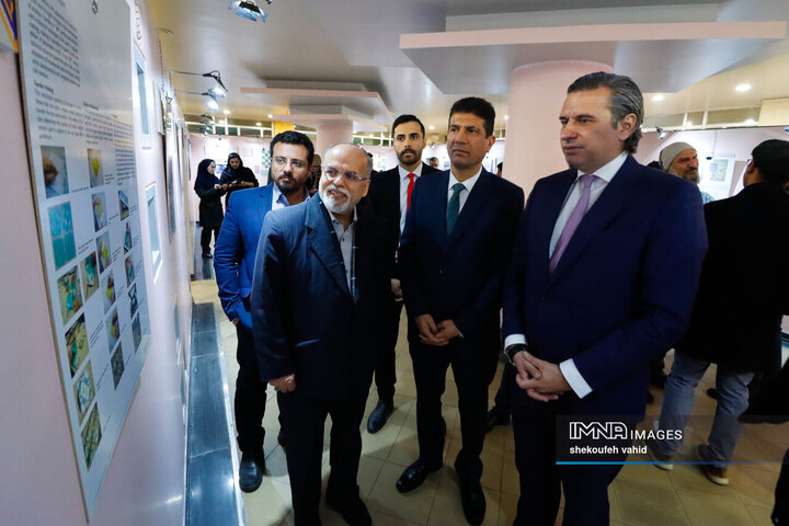 آیین افتتاح نمایشگاه کاشی پرتغال در اصفهان