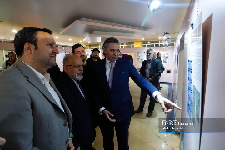 آیین افتتاح نمایشگاه کاشی پرتغال در اصفهان