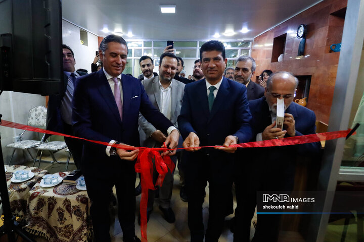 آیین افتتاح نمایشگاه کاشی پرتغال در اصفهان