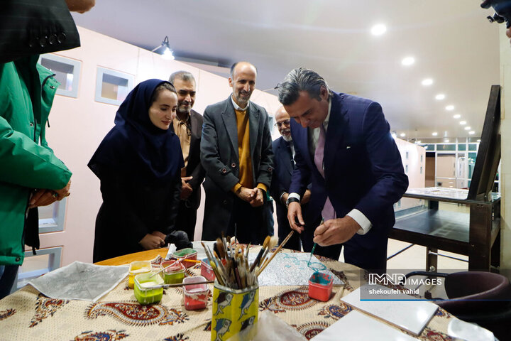 آیین افتتاح نمایشگاه کاشی پرتغال در اصفهان