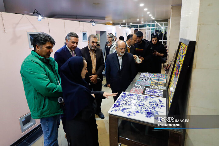 آیین افتتاح نمایشگاه کاشی پرتغال در اصفهان