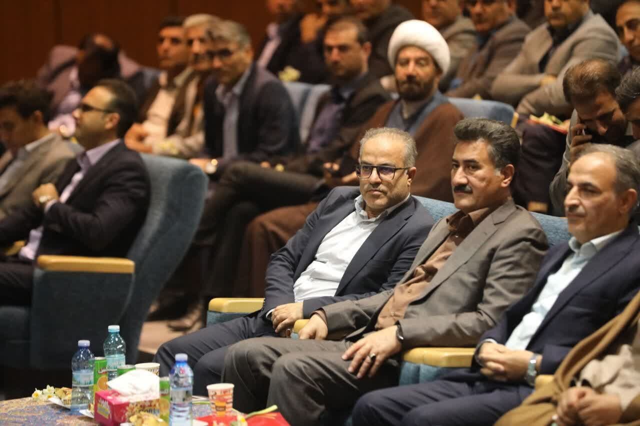 خاک سرمایه ملی و بستر حیات است