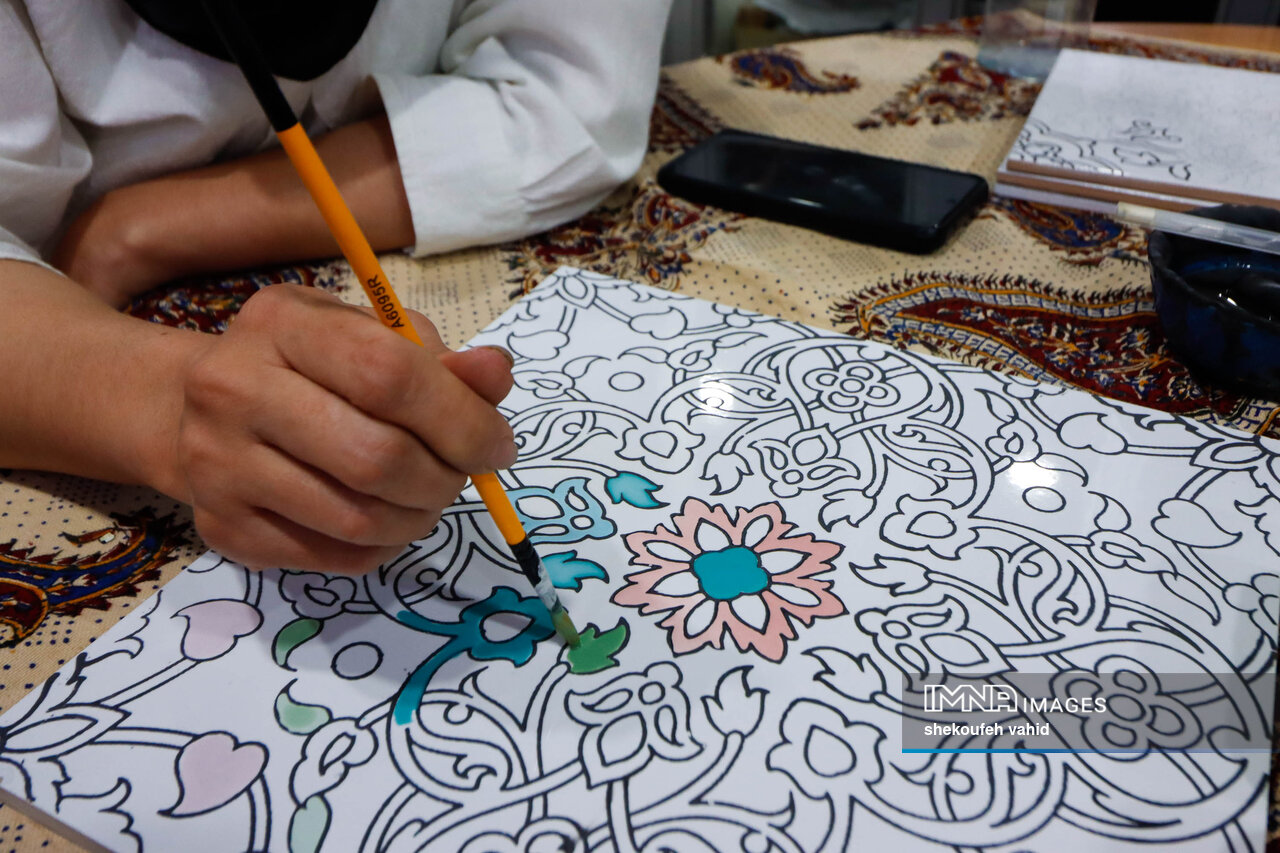 کاشیکاری؛ روایتی کهن از هویت ایرانی و پیوندهای فرامرزی