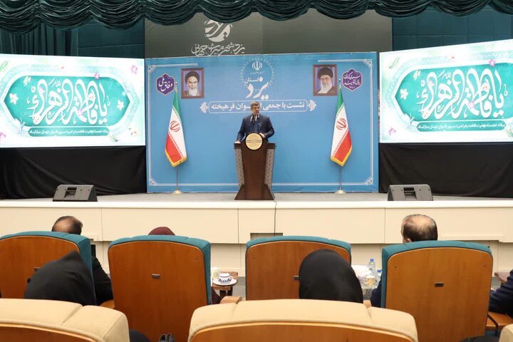 تاکید استاندار یزد بر ضرورت جذب بیشتر بانوان در پست‌های مدیریتی