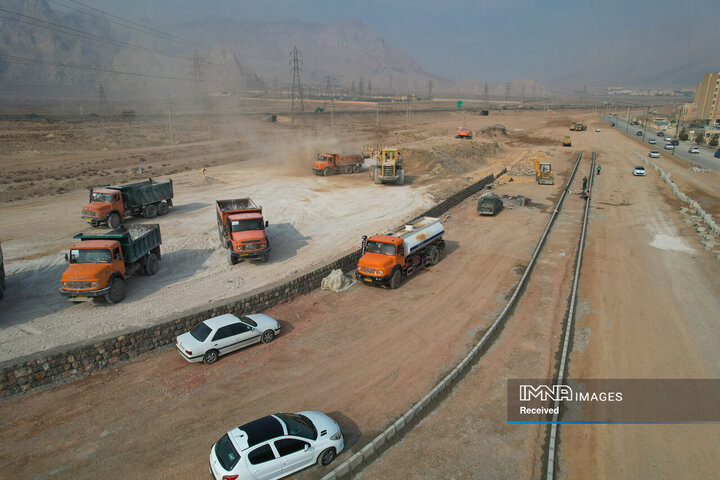 عملیات عمرانی پروژه میدان مادر خمینی‌شهر