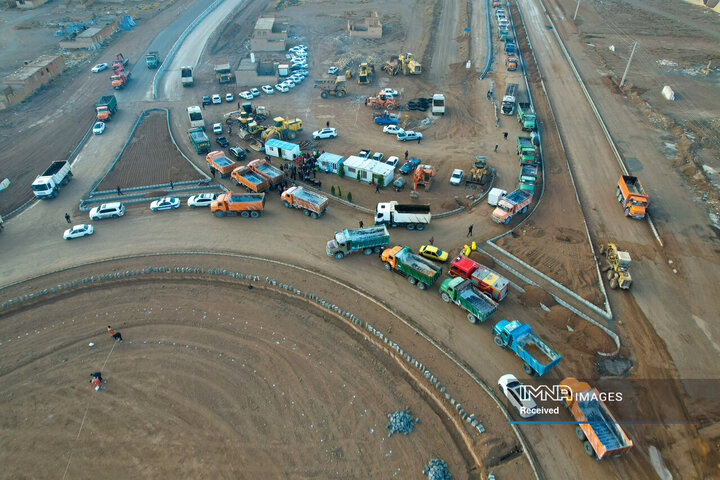 عملیات عمرانی پروژه میدان مادر خمینی‌شهر