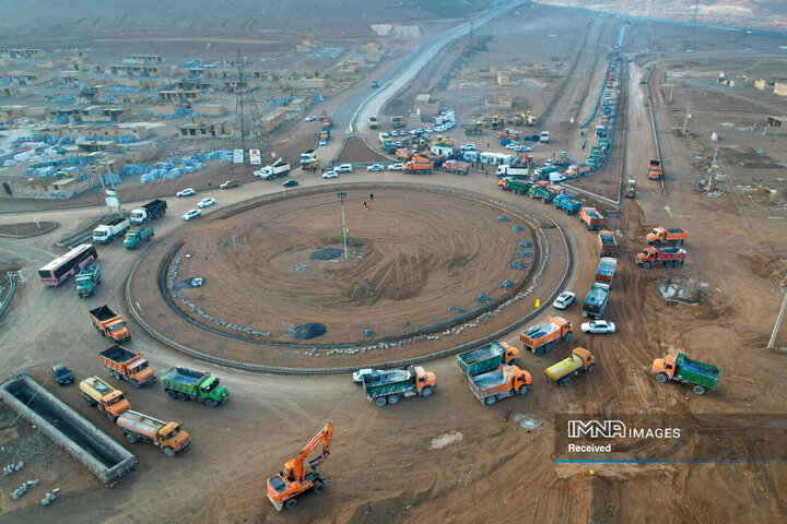 عملیات عمرانی پروژه میدان مادر خمینی‌شهر