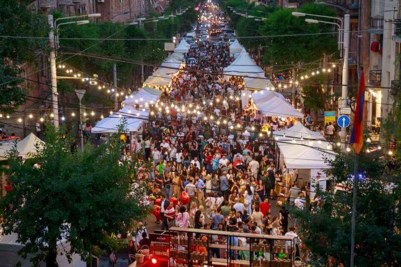 از باکو تا بیشکک؛ بازارها، جشنواره‌ها و هنر خیابانی؛ اسلحه شهرها برای حفظ هویت