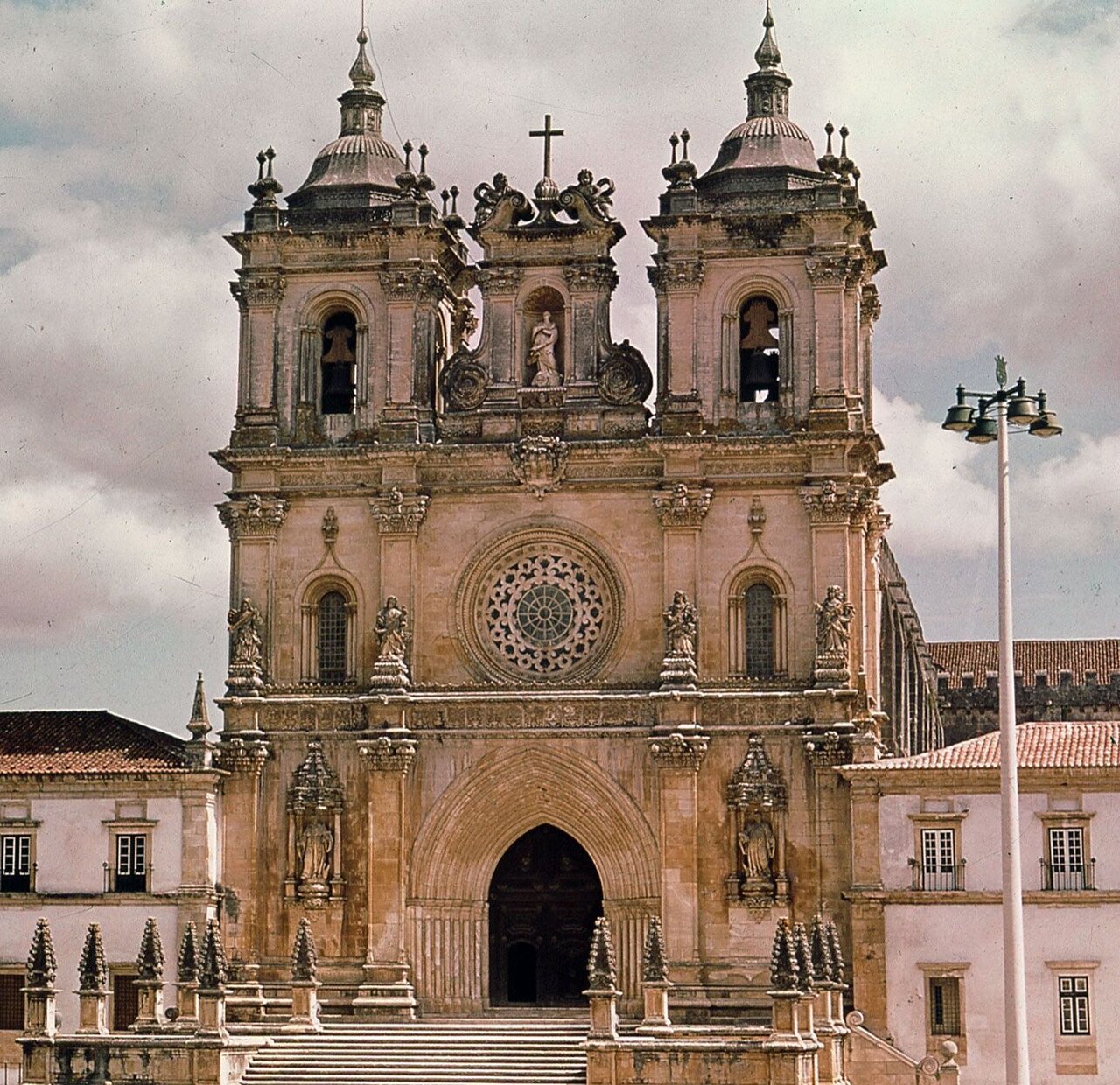 سفری در تونل زمان شگفتیهای پرتغال