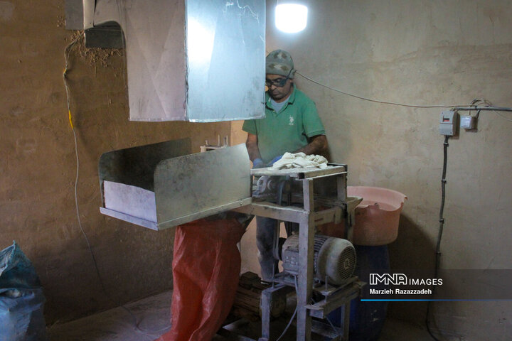 کارگاه آماده سازی استخوان خاتم‌کاری