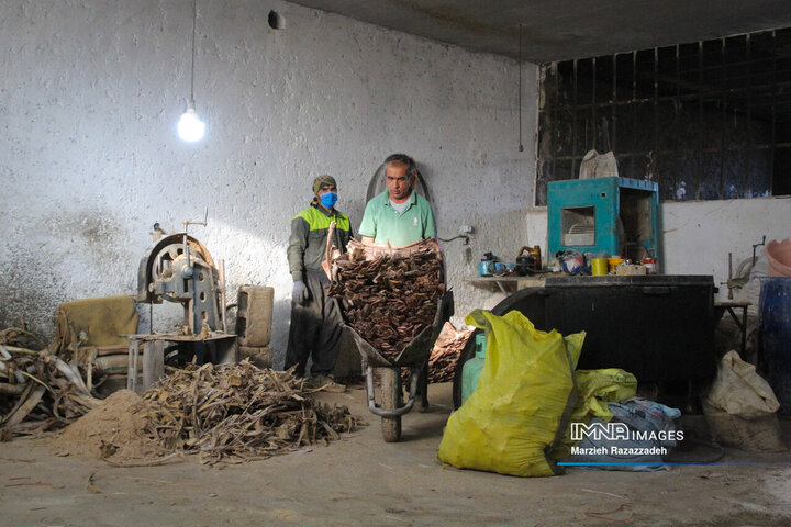 کارگاه آماده سازی استخوان خاتم‌کاری