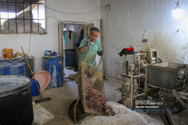 کارگاه آماده سازی استخوان خاتم‌کاری