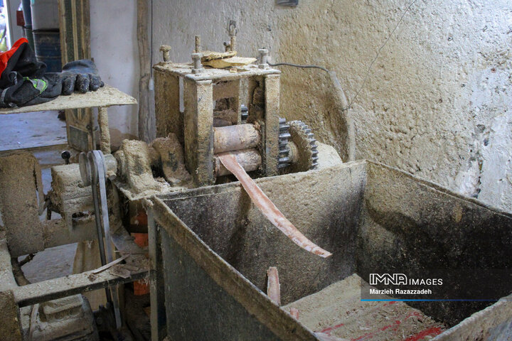 کارگاه آماده سازی استخوان خاتم‌کاری