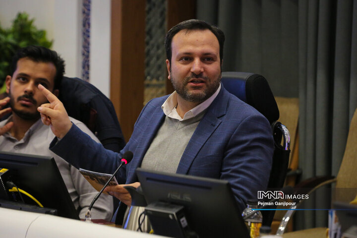 نشست اعضای شورای شهر اصفهان و تشکل‌های دانشجویی