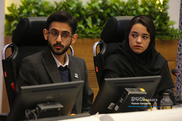 نشست اعضای شورای شهر اصفهان و تشکل‌های دانشجویی