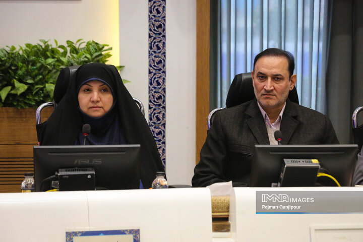 نشست اعضای شورای شهر اصفهان و تشکل‌های دانشجویی