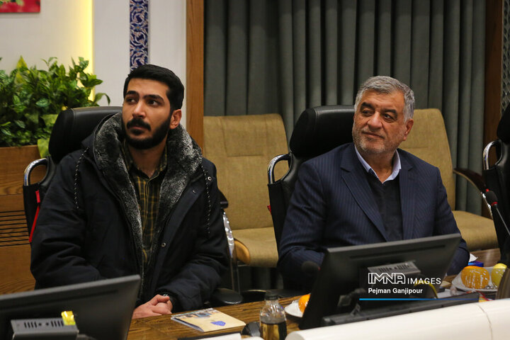 نشست اعضای شورای شهر اصفهان و تشکل‌های دانشجویی