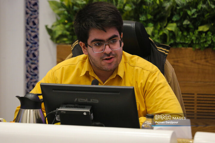 نشست اعضای شورای شهر اصفهان و تشکل‌های دانشجویی