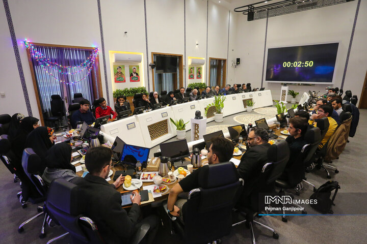 نشست اعضای شورای شهر اصفهان و تشکل‌های دانشجویی