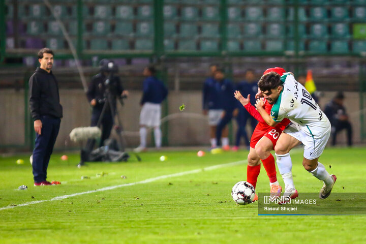 هفته سیزدهم لیگ برتر فوتبال؛ ذوب آهن - تراکتور