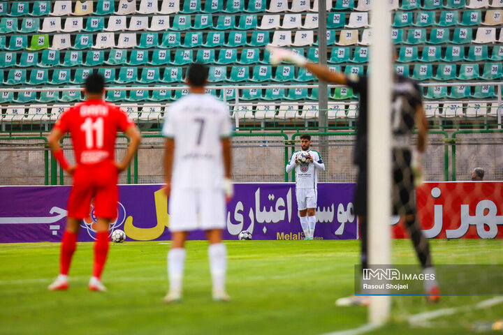 هفته سیزدهم لیگ برتر فوتبال؛ ذوب آهن - تراکتور