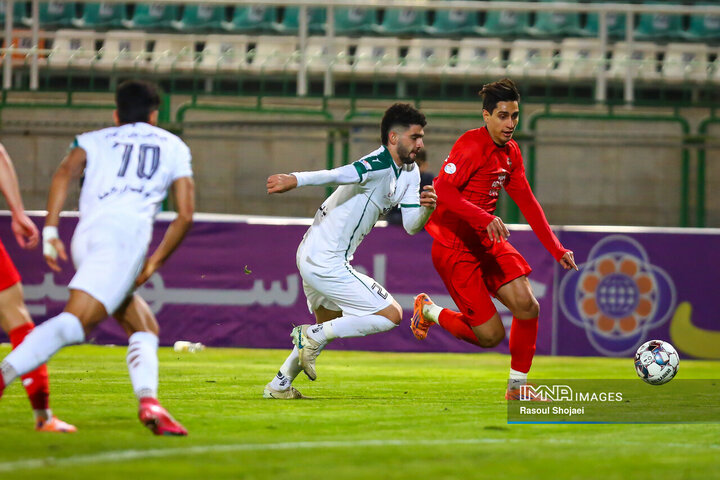 هفته سیزدهم لیگ برتر فوتبال؛ ذوب آهن - تراکتور