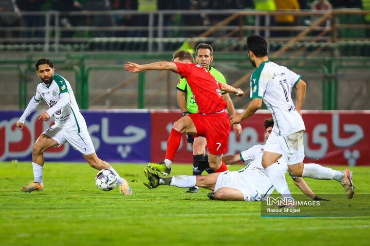 هفته سیزدهم لیگ برتر فوتبال؛ ذوب آهن - تراکتور