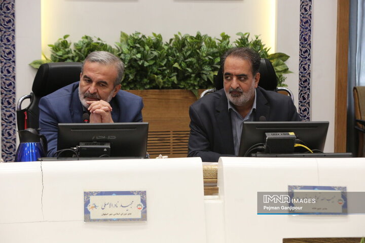 نشست اعضای شورای شهر اصفهان و تشکل‌های دانشجویی